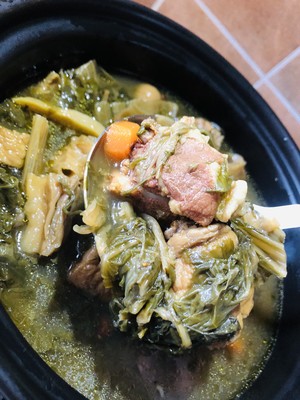 Guangdong Liangtang—nan Bei Apricot and Vegetable Dried Pig's Lung Soup recipe