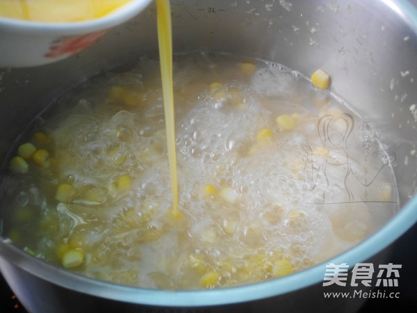 Egg Tremella Corn Soup recipe