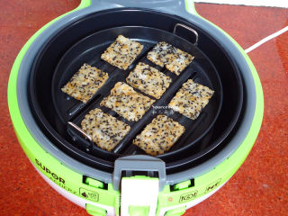 Turn Leftovers into Snacks, Sesame Rice Cakes recipe