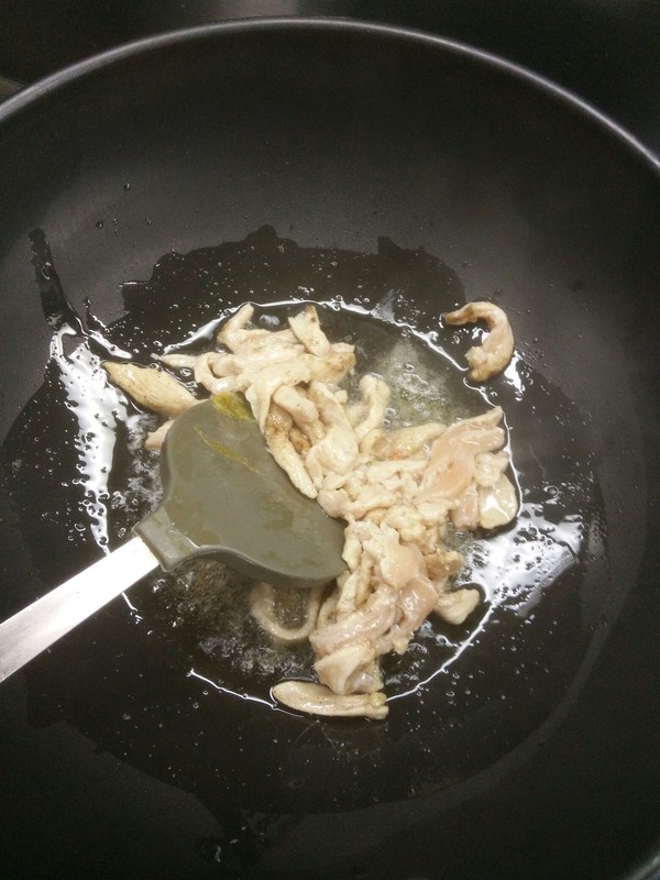 Fried Noodles with Egg and Shredded Chicken recipe