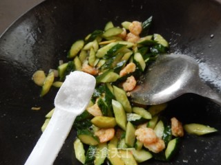 Fried Shrimp with Cucumber recipe