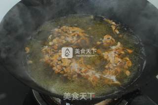 Stir-fried Fungus with Pork and Cordyceps recipe