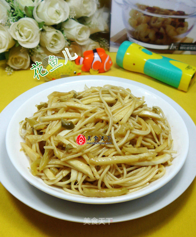 Fried Noodles with Mustard and Rice Noodles recipe