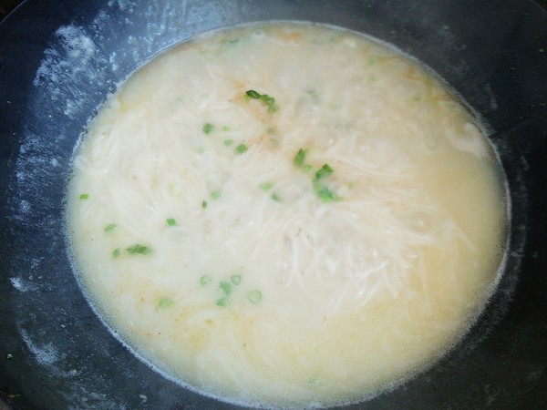 Loach Noodle Soup recipe