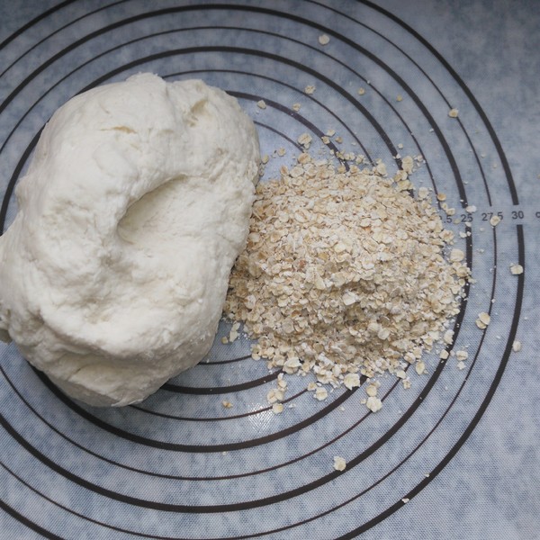 Oatmeal Whole Wheat Flour Steamed Buns recipe