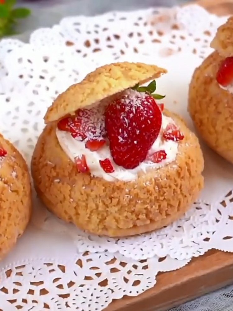 Crispy Strawberry Puffs recipe