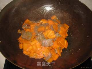 Stir-fried Beef with Carrots recipe