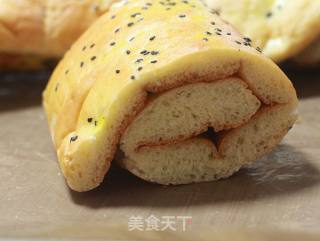 Use Refrigerated Medium and Liquid Seeds to Make A Pork Floss Roll to Eat recipe
