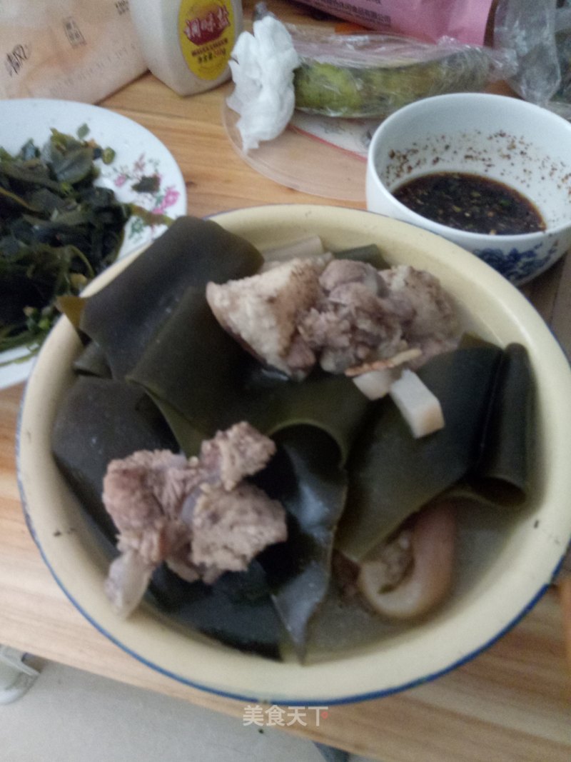 Seaweed Stewed Pork Feet recipe