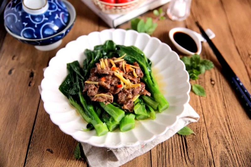 Steamed Beef with Choy Sum