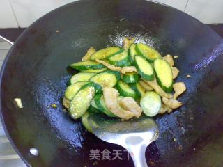 Stir-fried Cucumber with Pork Noodles recipe