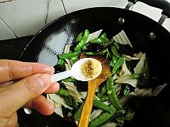 Fried Konjac with Snow Peas recipe