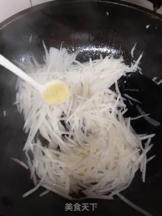 Stir-fried Plum with Dried Vegetables and Radish with Vermicelli recipe