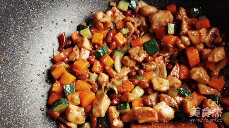 Kung Pao Chicken is Here, Its Good Brother Yuxiang Pork Will be Far Away recipe