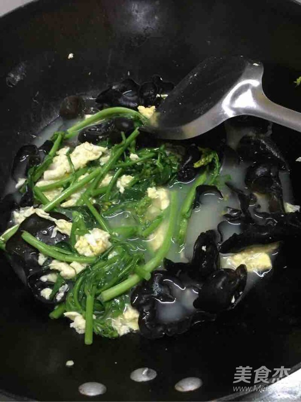Chinese Cabbage Fungus and Egg Soup recipe