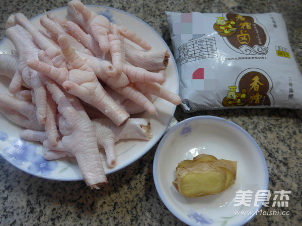 Fragrant Chicken Feet recipe