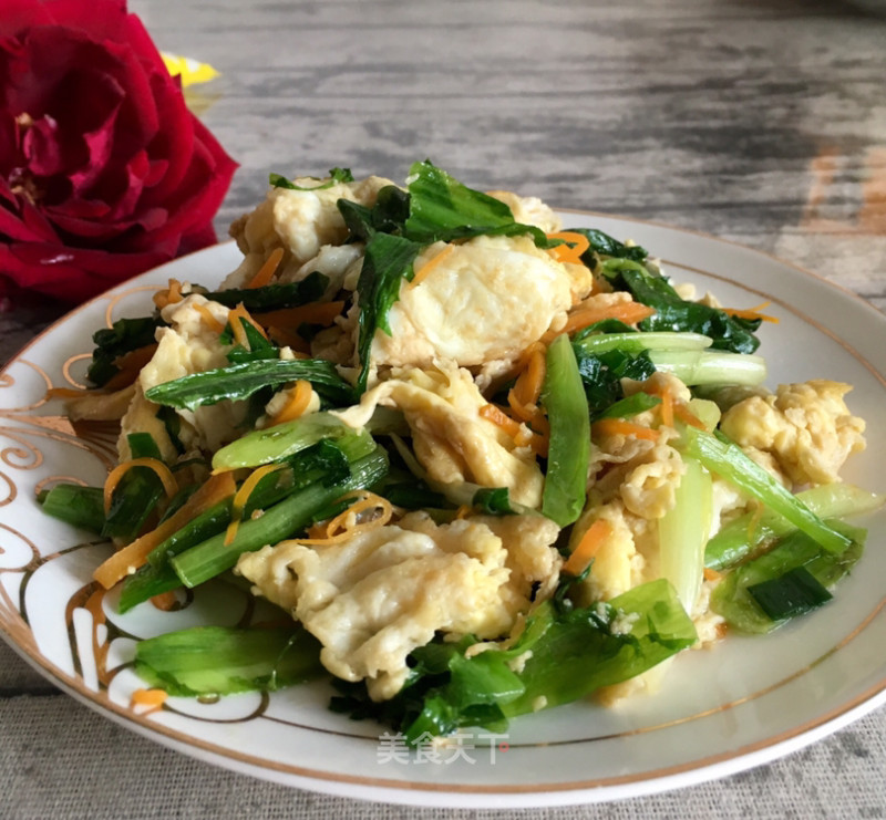 Fried Goose Eggs with Bitter Chrysanthemum recipe