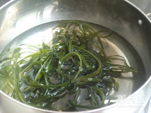 Enoki Mushroom Mixed with Kelp Shreds recipe