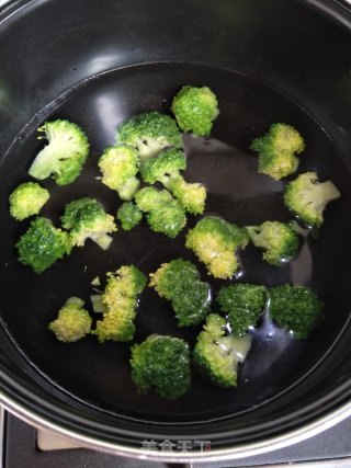 Broccoli Shrimp Balls in Tomato Sauce recipe