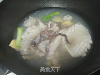 It is Best to Use A Simple Way to Eat Seafood-boiled Squid recipe