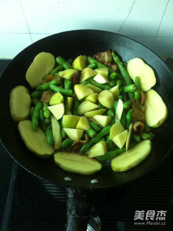 Potato Stew with Beans recipe