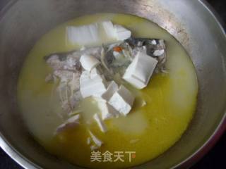 Calcium for Improving Eyesight---------fish Head Tofu and Wolfberry Soup recipe