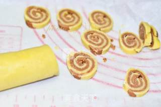 Two-color Spiral Biscuits recipe