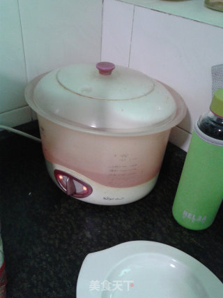 Warm Tonic Lotus Seed and Pork Belly Soup recipe