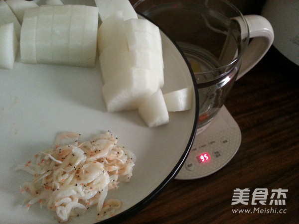 Radish and Shrimp Peel Soup recipe