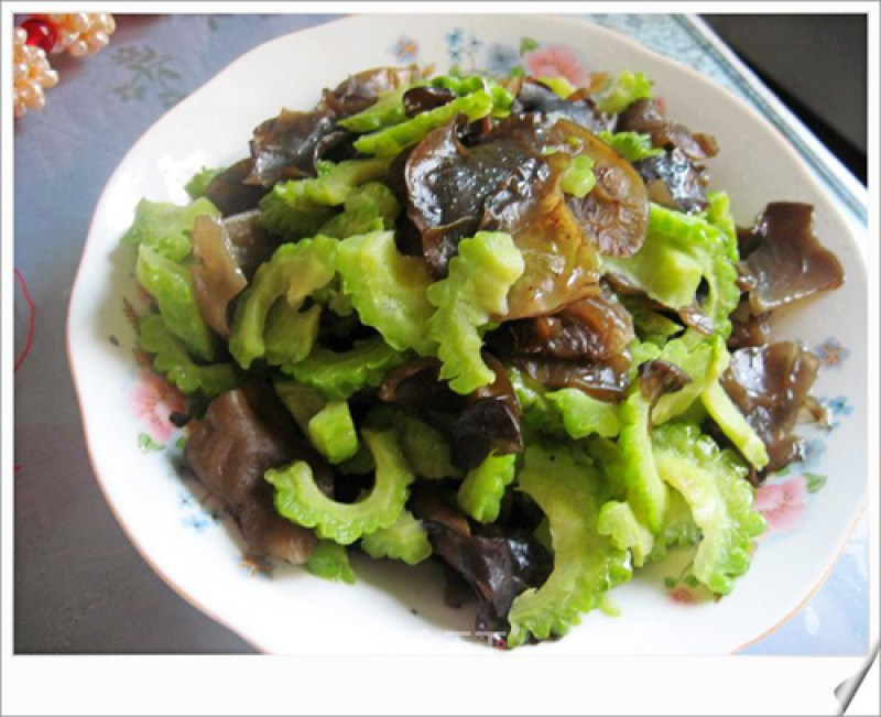 Bitter Melon and Fungus Fried recipe