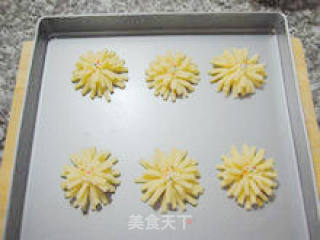 [handmade Chrysanthemum Biscuits] --- Make A Simulation Biscuit that Has Passed The Mold recipe