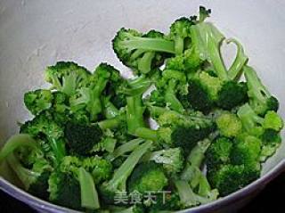 Scrambled Eggs with Broccoli recipe