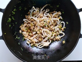 Stir-fried Shredded Pork with Potato Flour recipe