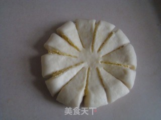Coconut Chrysanthemum Bread recipe