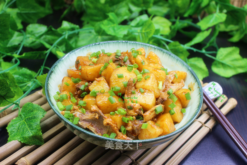 Potato Stewed Chicken Bones recipe