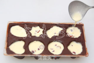 Cranberry Chocolate Mooncakes recipe