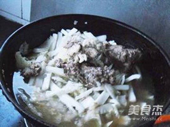 Stewed Cabbage with Spine recipe