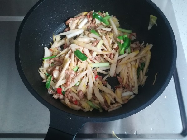 Stir-fried Shredded Pork with Spring Bamboo Shoots recipe