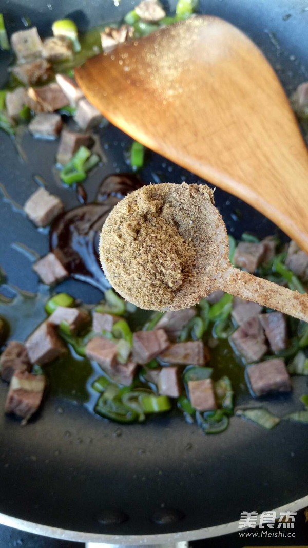 Fried Rice with Black Pepper Diced Pork recipe