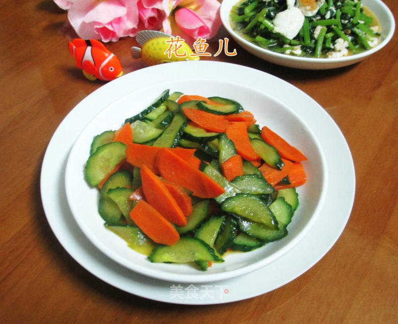Stir-fried Cucumber with Carrots recipe