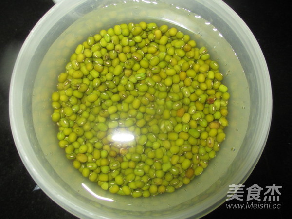 Mung Bean Lily Soup recipe