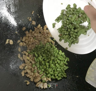 Stir-fried Minced Pork with Beans recipe