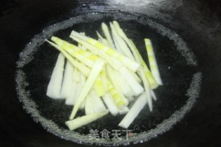 Spicy Fresh Bamboo Shoots recipe