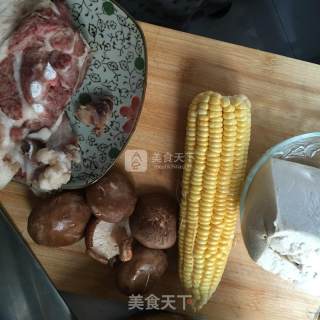 Stewed Bones with Mushrooms, Tofu and Corn recipe
