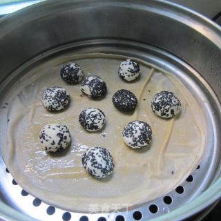 Glutinous Rice Sesame Dumplings recipe