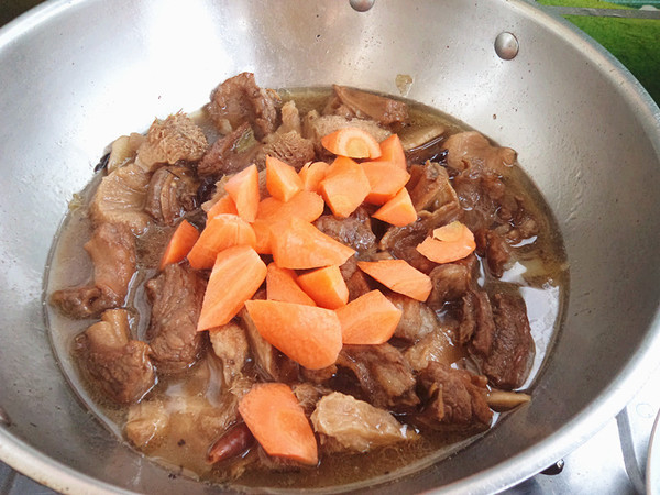 Stewed Beef Ribs with Hericium recipe