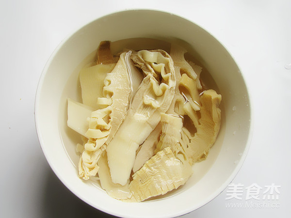 Braised Pork with Dried Bamboo Shoots recipe