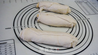 Sauce-flavored Puff Pastry recipe