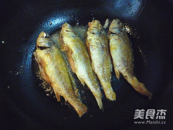 Home-boiled Yellow Croaker recipe