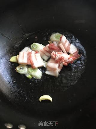 Braised Pork Belly with Seaweed and Soy Sprouts recipe
